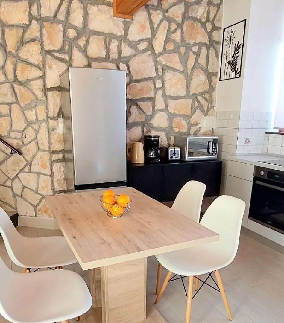 Apartment Kiwi Rabac 0*,